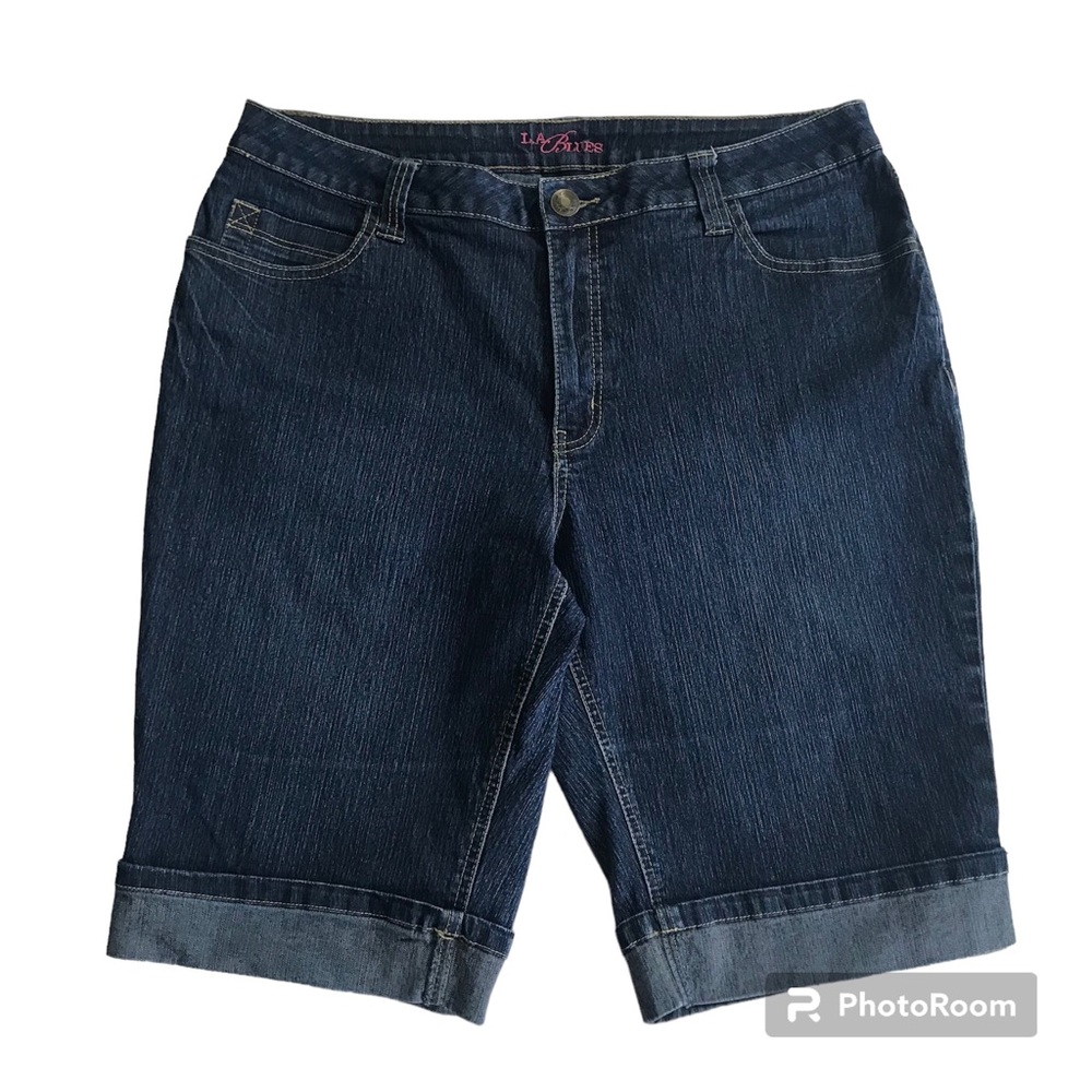 L.A. Blues Short’s Denim Women’s Size 16 W Color Blue Stretch 5 Pockets Style
